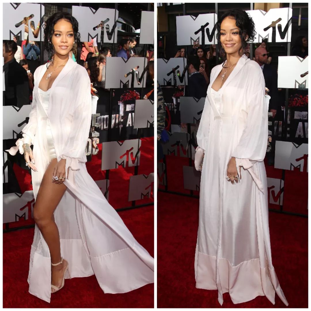 刘雯高定大秀,刘雯高定长裙走秀