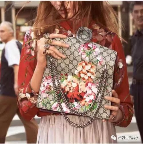 买gucci包包在香港哪个商场便宜,圣罗兰包包和gucci包哪个档次高