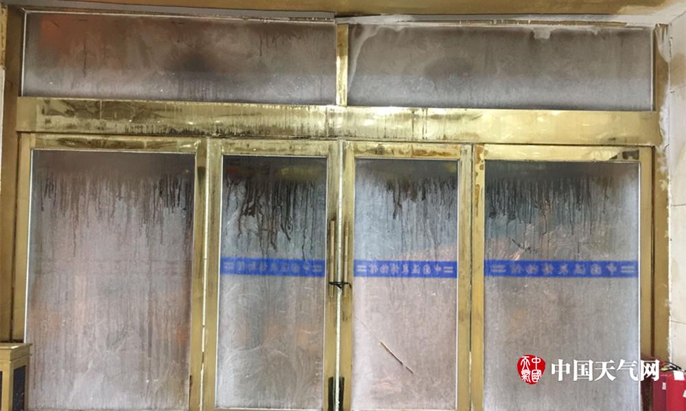 在-48℃的极寒天泡48℃的温泉来阿尔山过不一样的冬天