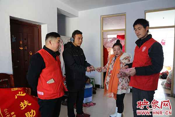 爱心志愿者协会慰问贫困儿童,爱心公益协会慰问老人