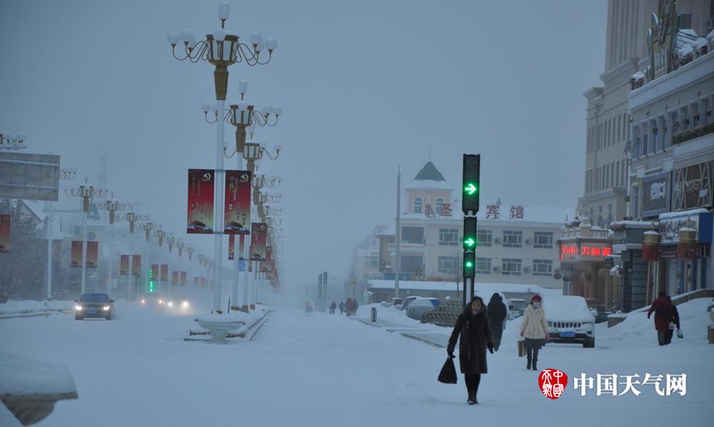 在-48℃的极寒天泡48℃的温泉来阿尔山过不一样的冬天