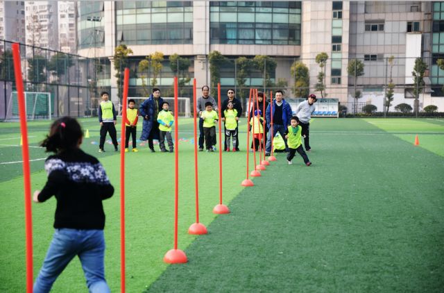 亲子足球运动会圆满结束,520亲子运动会圆满结束