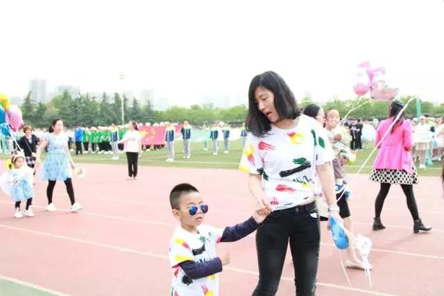 欧亚运动会开幕式啦啦操,大型无人机表演万人齐聚