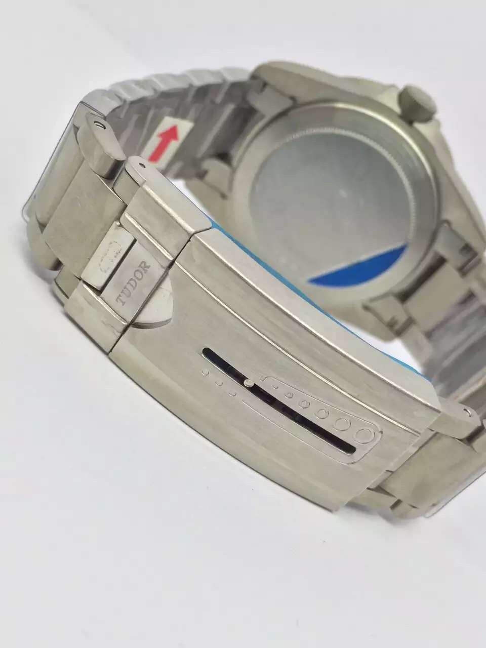 高端复刻表能看出来假的吗 (几百块的复刻表是真的吗)