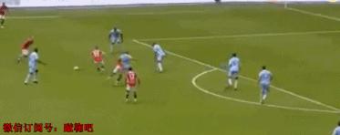 把球传进球门实拍,把球传进球门最完美gif