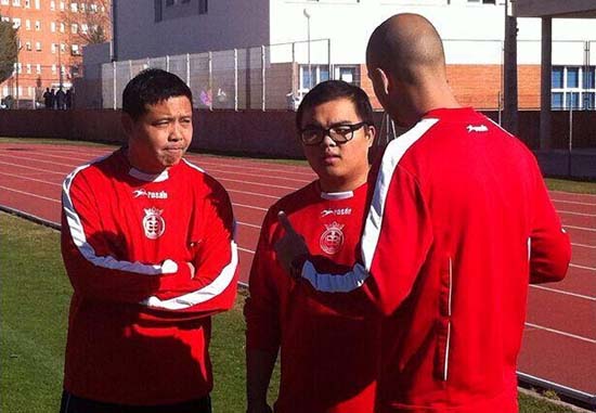 他获得六次冠军和最佳球员英文,他曾经获得过一等奖英文