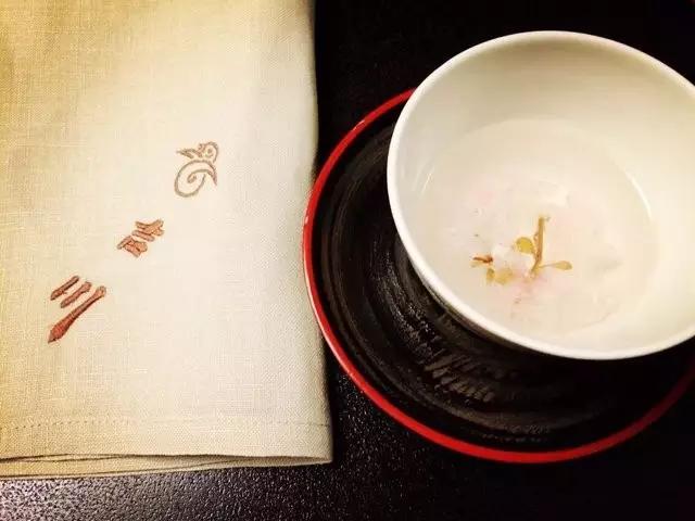 曼莉专栏｜葡萄*妞小**随妈游日本