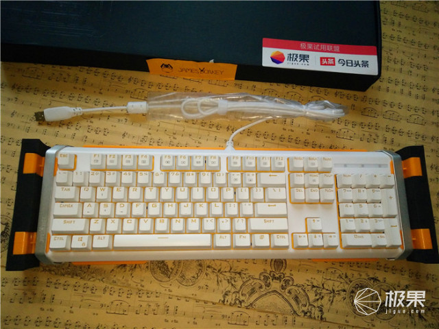 我生活工作中的白马王子，612机械键盘体验