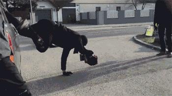 这根本不是摄影师，我觉得这可以跟奥运冠军比拼了！