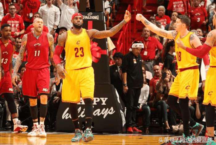 詹姆斯被犯规不吹怒帽,詹姆斯如何回应裁判的不吹哨