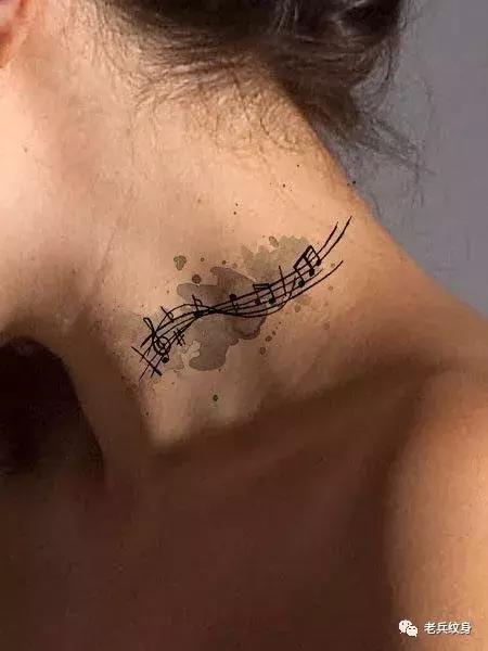 颈部纹身全过程,那些超酷的颈部纹身