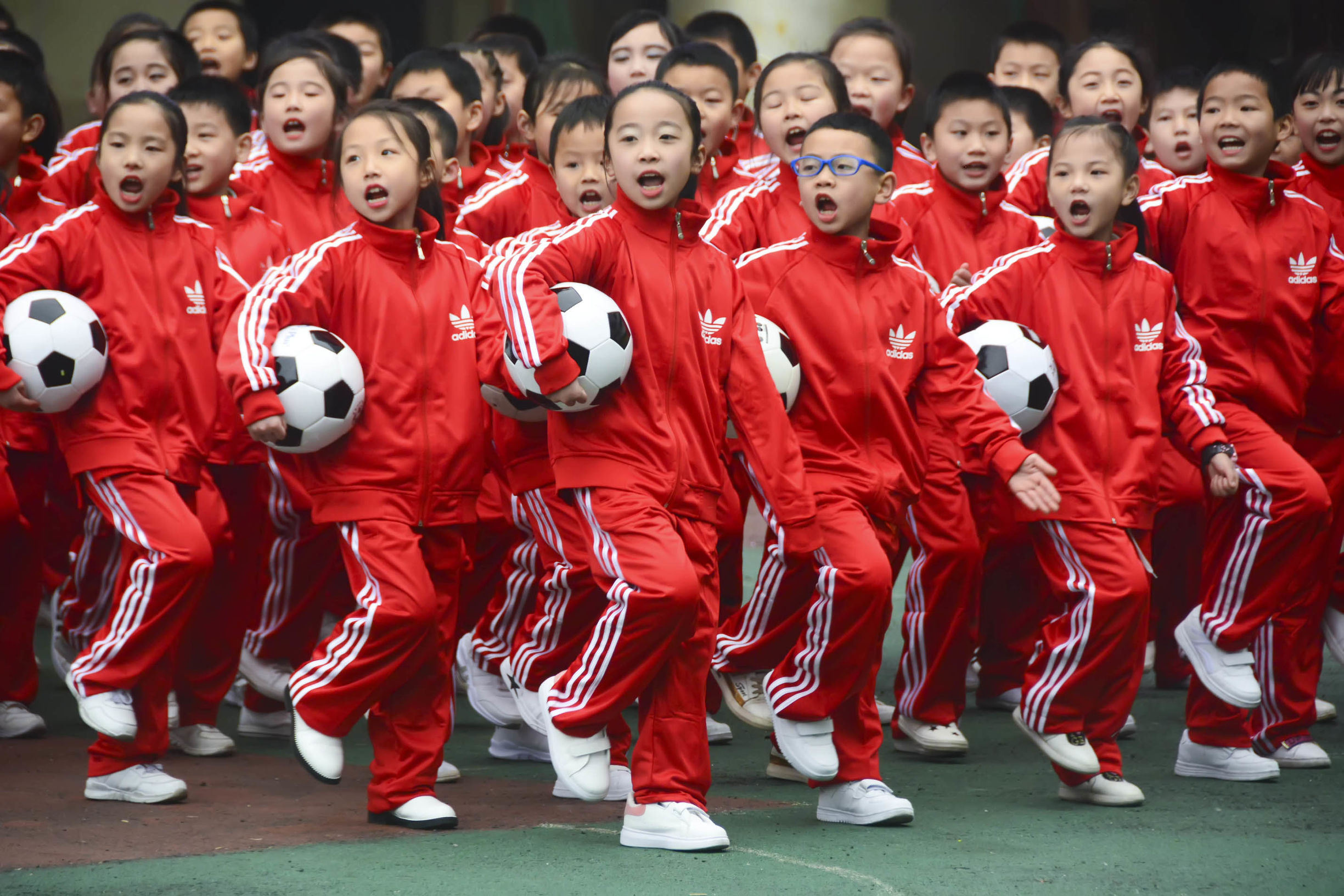 红山区第17小学足球啦啦操,三小校运会啦啦操