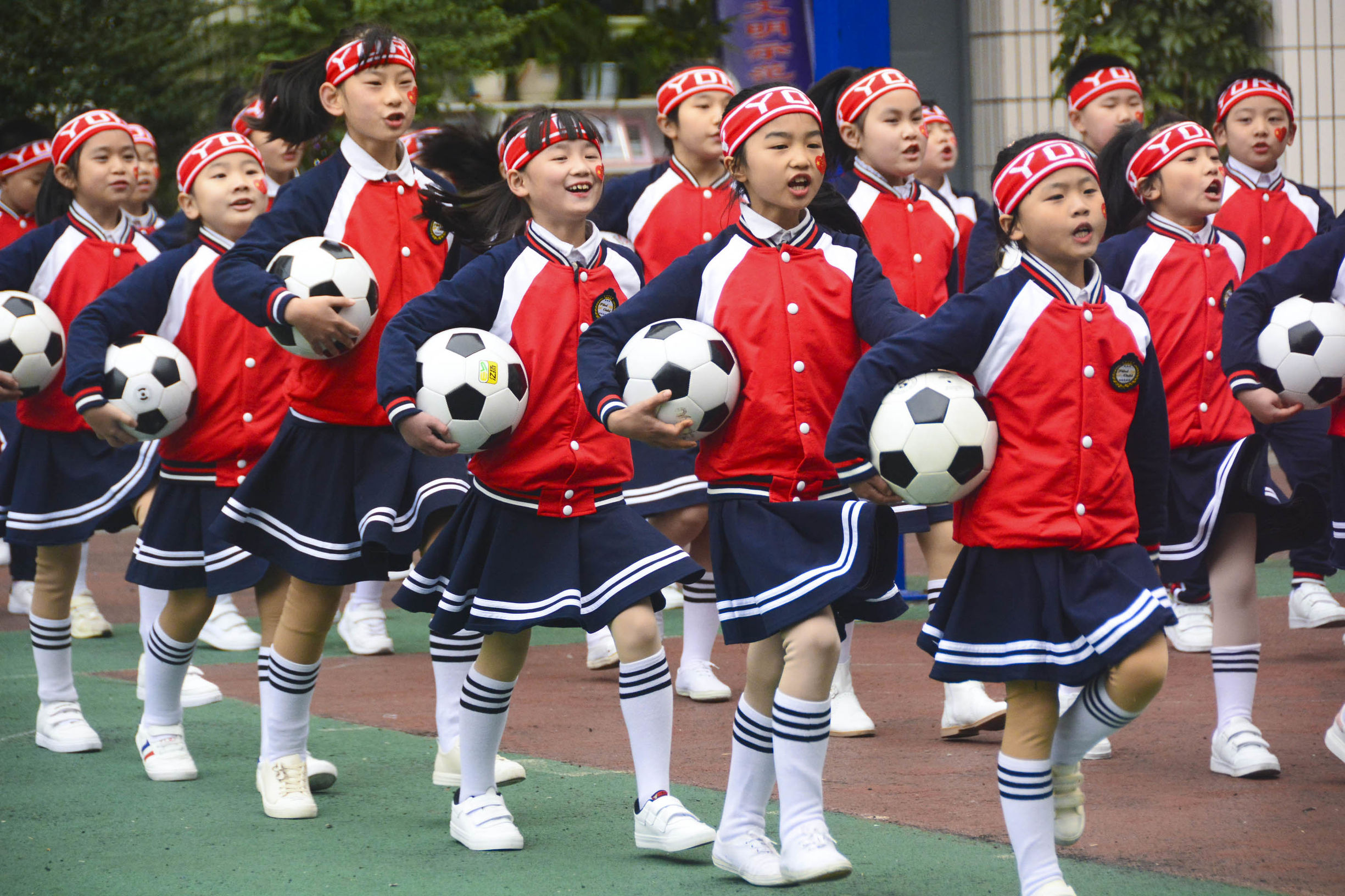 红山区第17小学足球啦啦操,三小校运会啦啦操