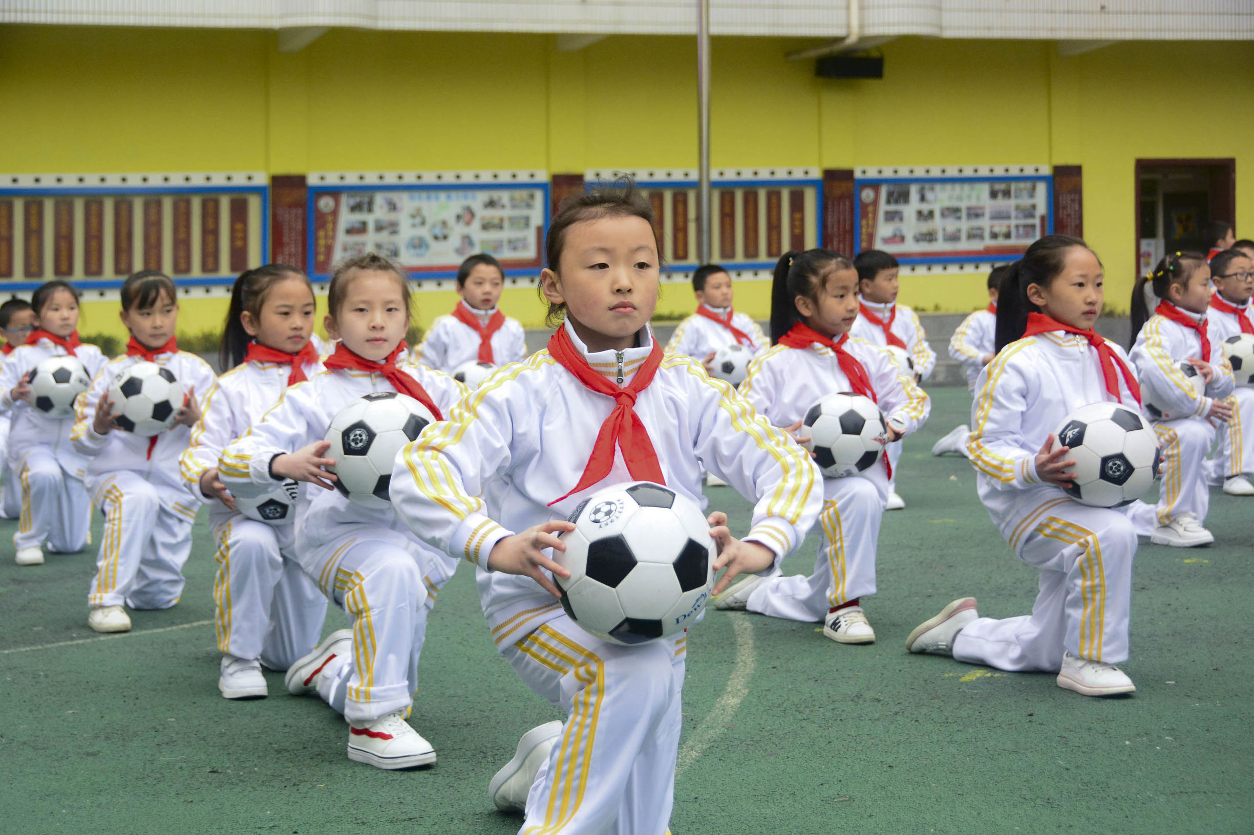 红山区第17小学足球啦啦操,三小校运会啦啦操