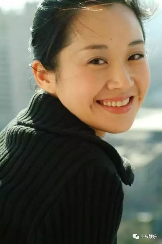许晴到底是怎么保养的？48岁的年纪还有着少女的模样和*女熟**的身材