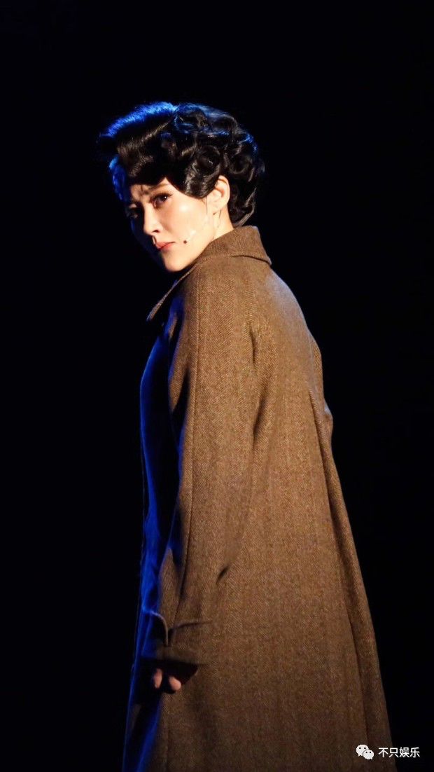 许晴到底是怎么保养的？48岁的年纪还有着少女的模样和*女熟**的身材