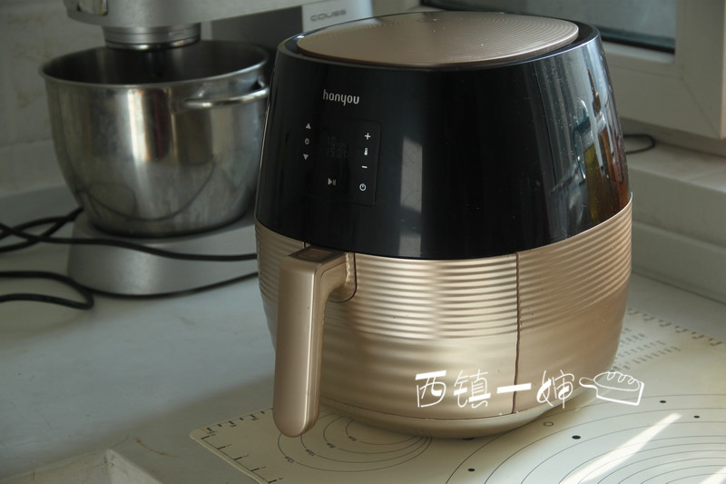 面包烤糊了不要扔这样处理还能吃,面包烤糊了不要扔