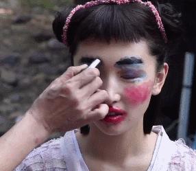 见多了娱乐圈塑料姐妹请，像周冬雨马思纯这种不做作的，太罕见！