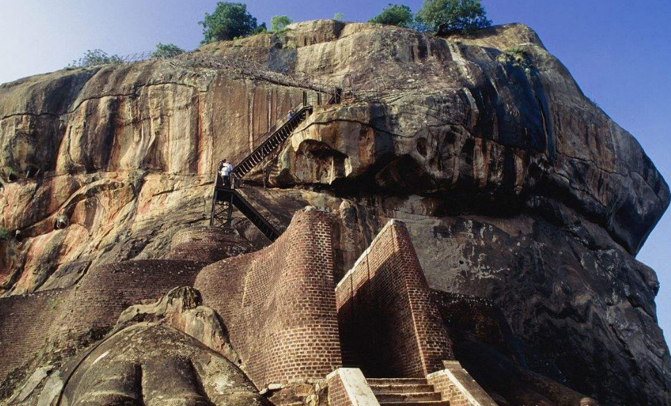 世上最小的国家只有足球场大,最小的国家有几个足球场
