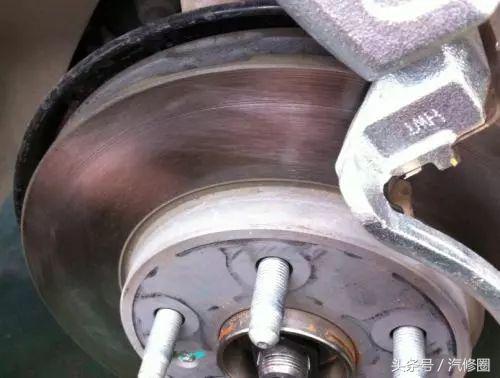 换了刹车片刹车盘异响保修吗,换完刹车盘异响