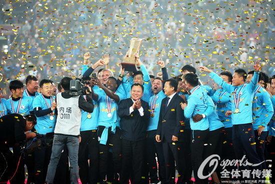 足球城中甲,足球重返主场