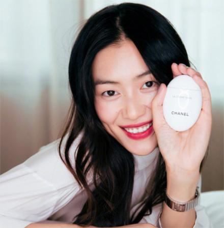 刘雯同款chanel,刘雯香奈儿新款玫红色