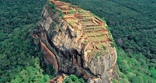 世上最小的国家只有足球场大,最小的国家有几个足球场