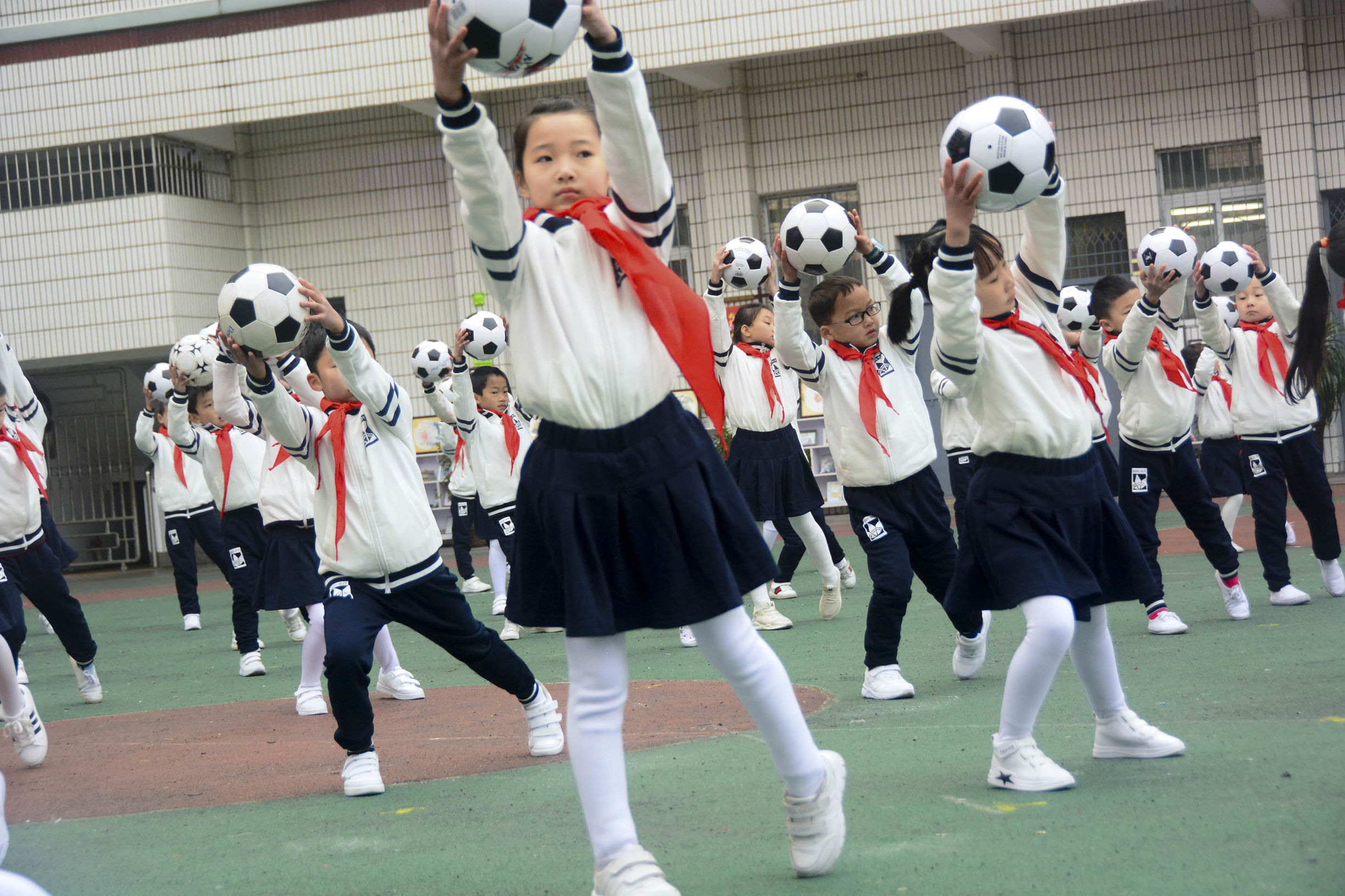 红山区第17小学足球啦啦操,三小校运会啦啦操
