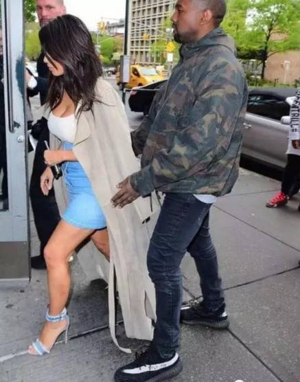 椰子350yeezyreel反光板价格,椰子350灰橙侧边是yeezy吗