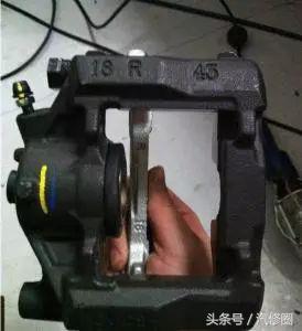 换了刹车片刹车盘异响保修吗,换完刹车盘异响