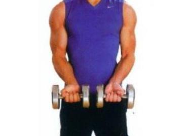 哑铃练胸的正确锻炼方法视频,正确使用哑铃健身的方法