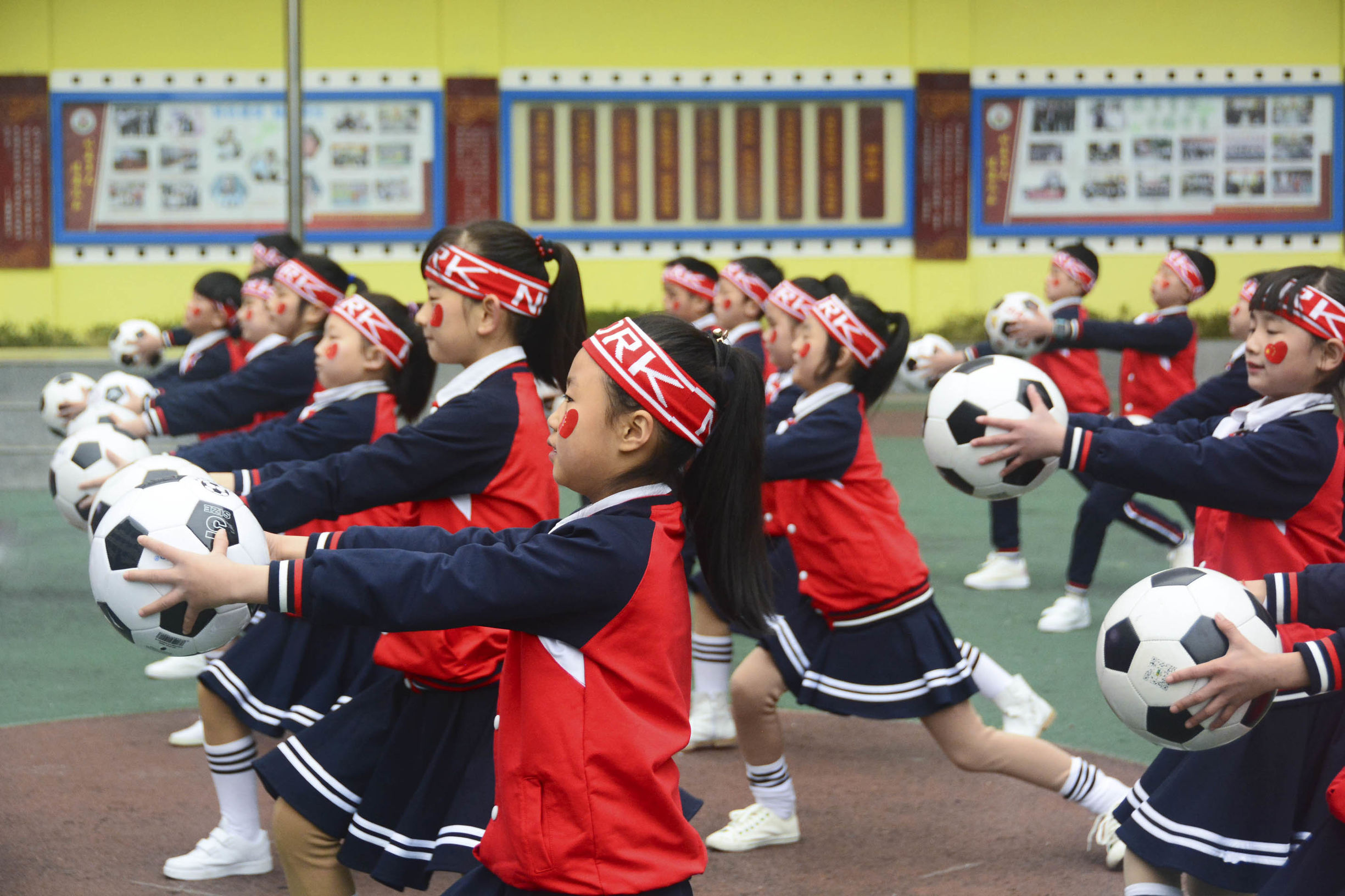 红山区第17小学足球啦啦操,三小校运会啦啦操