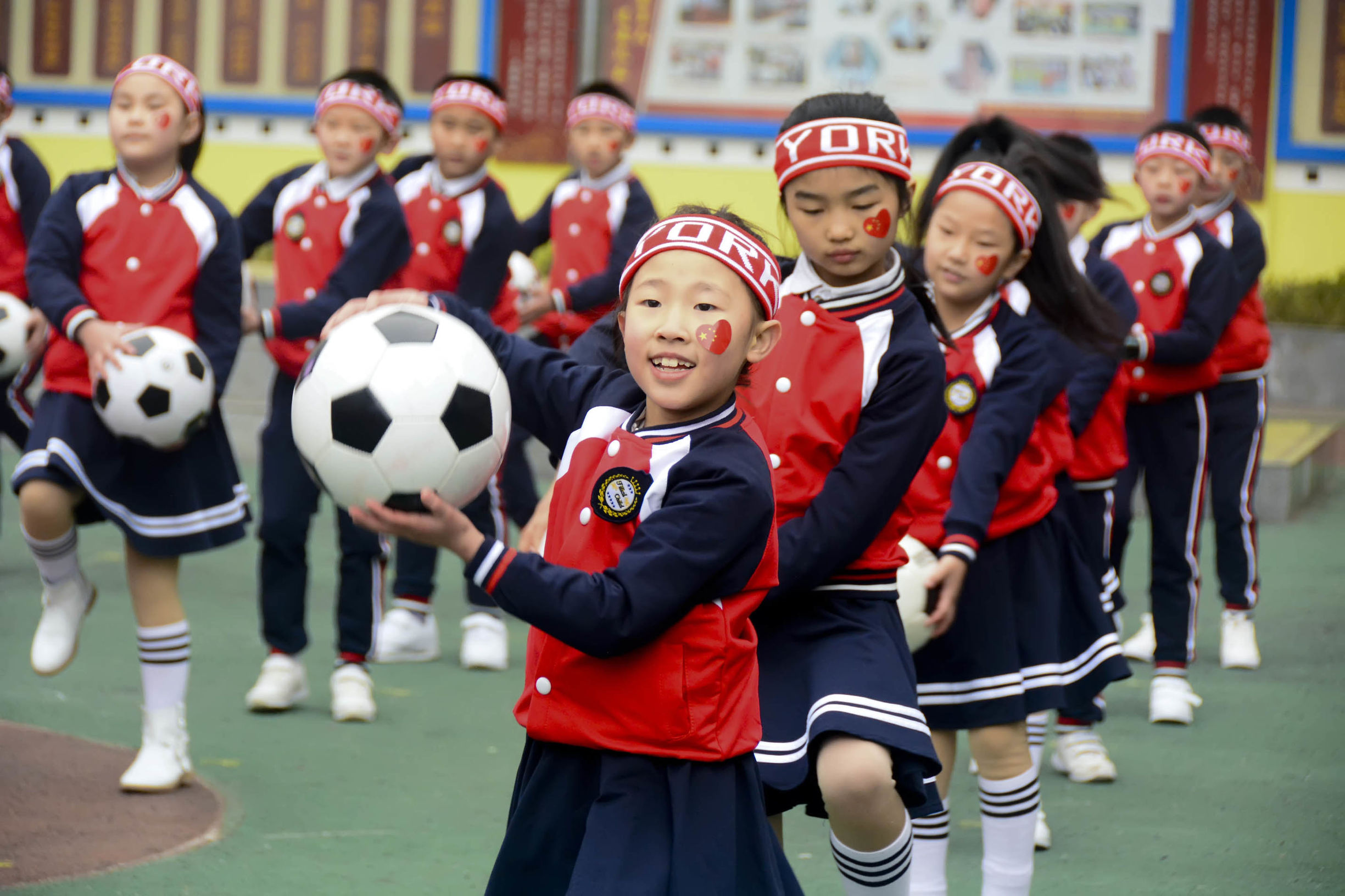 红山区第17小学足球啦啦操,三小校运会啦啦操