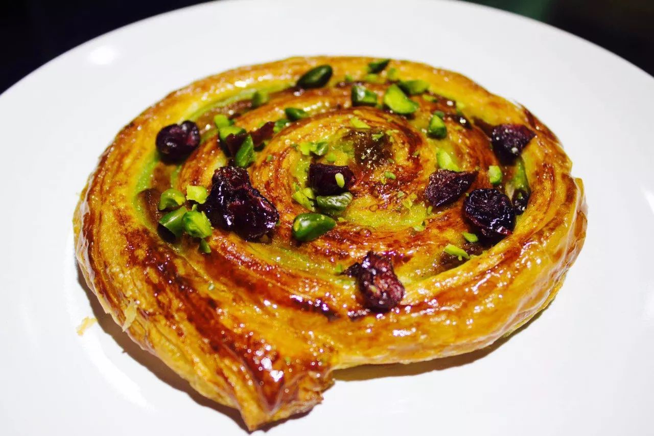 一口咬定修女泡芙法国面包师恋上成都钢琴妹