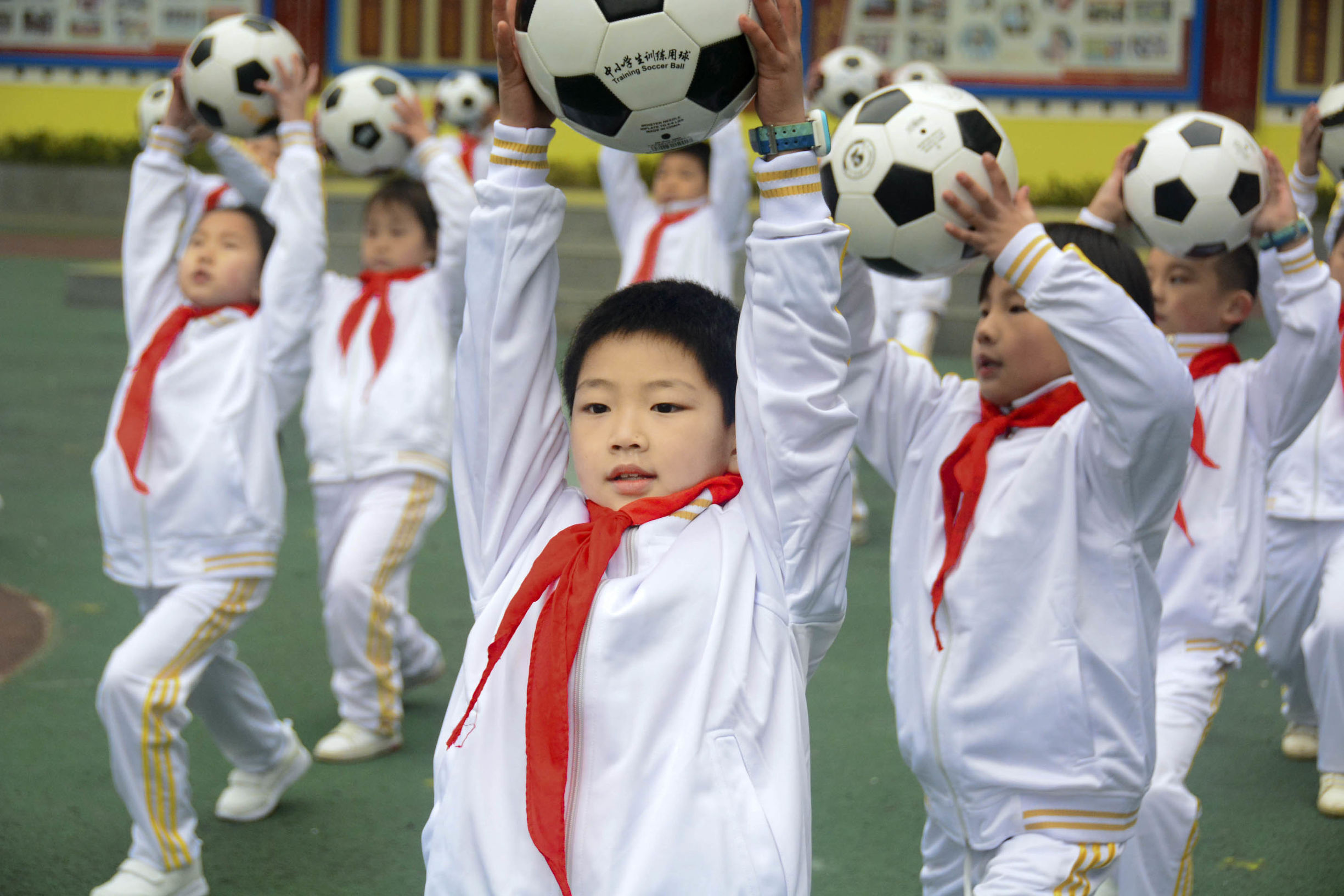 红山区第17小学足球啦啦操,三小校运会啦啦操