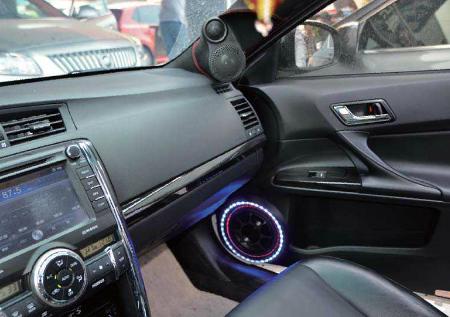 锐志音响升级改装教程,锐志音响改装20个喇叭效果