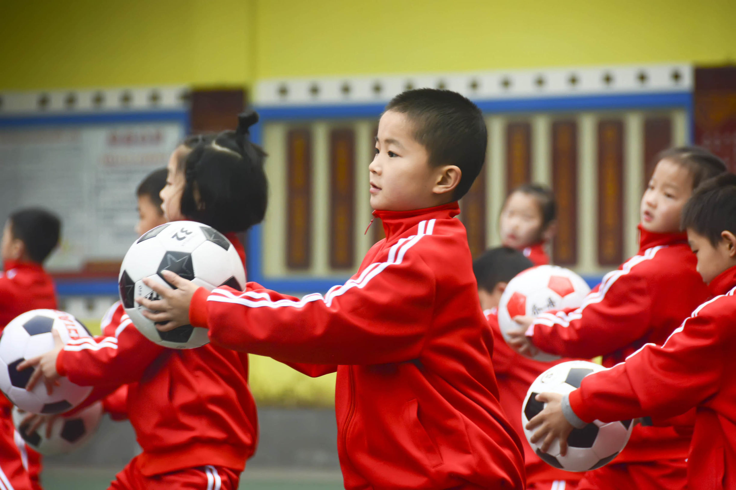 红山区第17小学足球啦啦操,三小校运会啦啦操