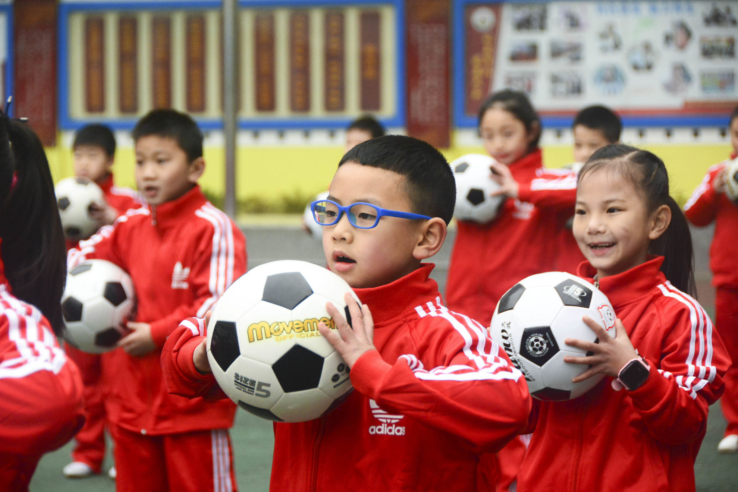 红山区第17小学足球啦啦操,三小校运会啦啦操