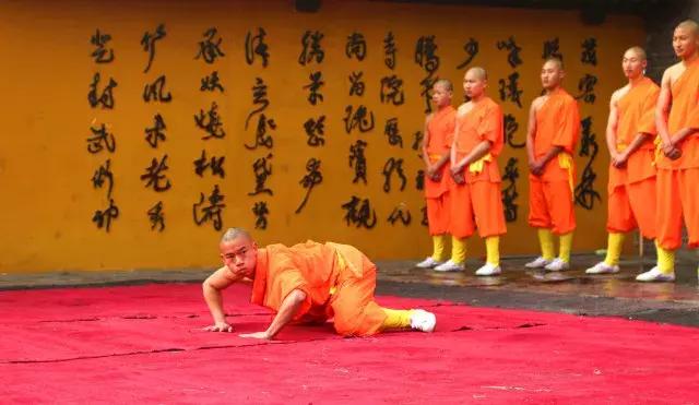 少林小子李连杰几岁,李连杰小时候在少林寺