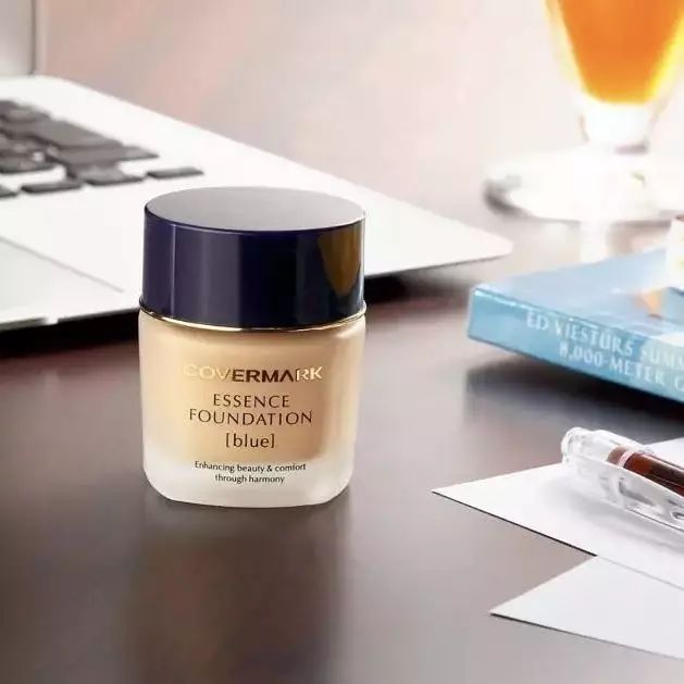 轻薄、舒适、不脱妆的粉底测评