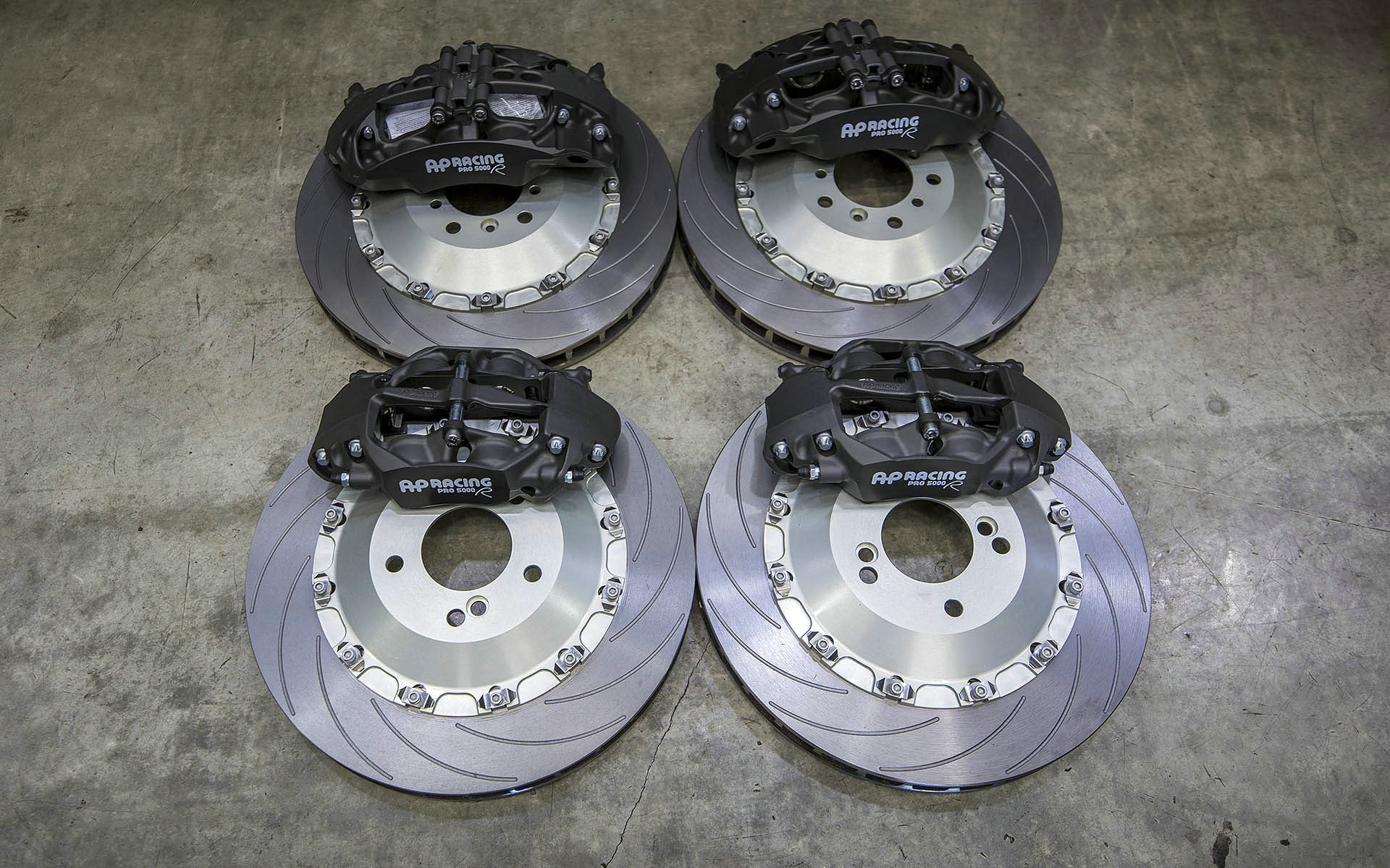 日本名店竟然也玩卡钳喷色？061带你探访五十年改装老店SunBeam