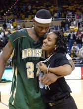 祝勒布朗生日快乐,詹皇祝生日快乐