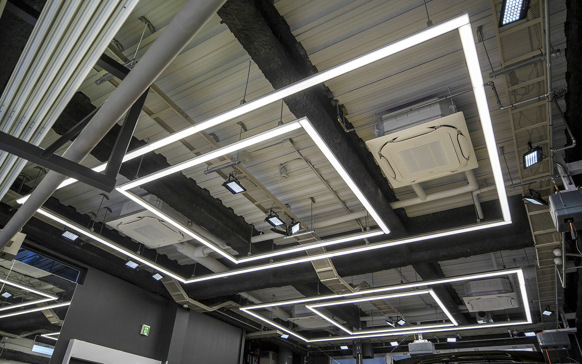 日本名店竟然也玩卡钳喷色？061带你探访五十年改装老店SunBeam