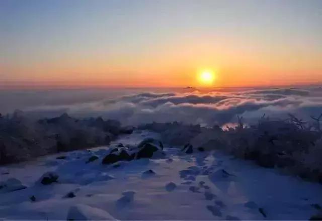 新年第一天去海边看日出,去海边看日出拍的照片
