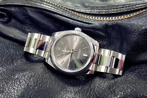 最值得购买的劳力士表是哪款啊,入门级积家跟入门级劳力士哪个好