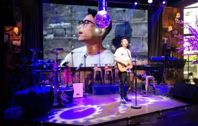 奔跑这一年视频,奔跑追梦这一年