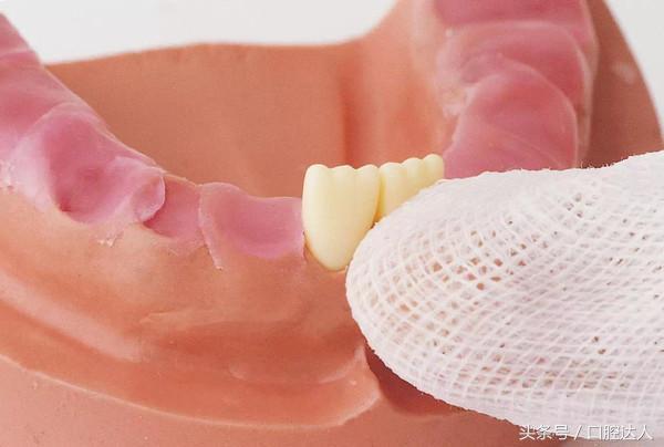 婴儿开始长乳牙该如何护理口腔,宝宝长恒牙怎么护理