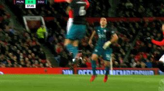 曼联逼平伯恩利,曼联爆冷被逼平