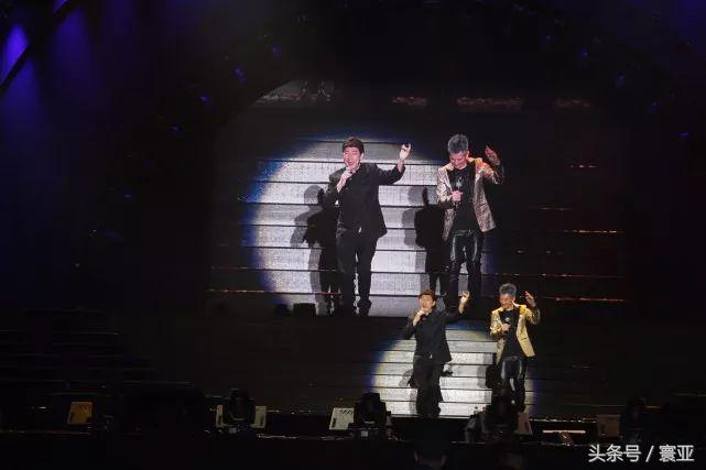 跨年夜，寰亚男神女神与你唱响2018、high爆迎新年！