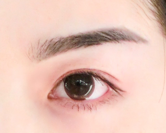 无需动刀的整容术？2018最IN眉形不是平眉、一字眉，而是……